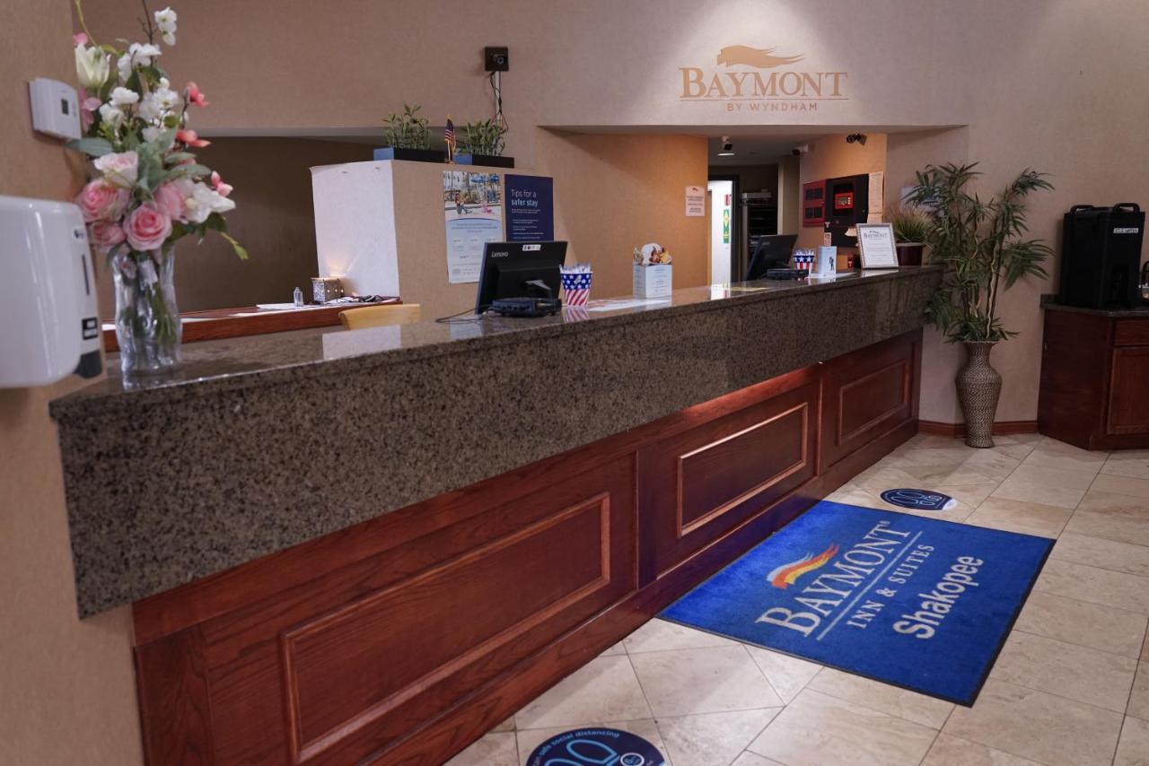 Baymont By Wyndham Shakopee Hotel Екстериор снимка